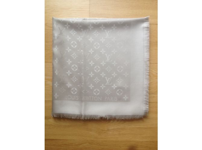 Louis Vuitton Bufanda clásica del monograma Beige - vista 3