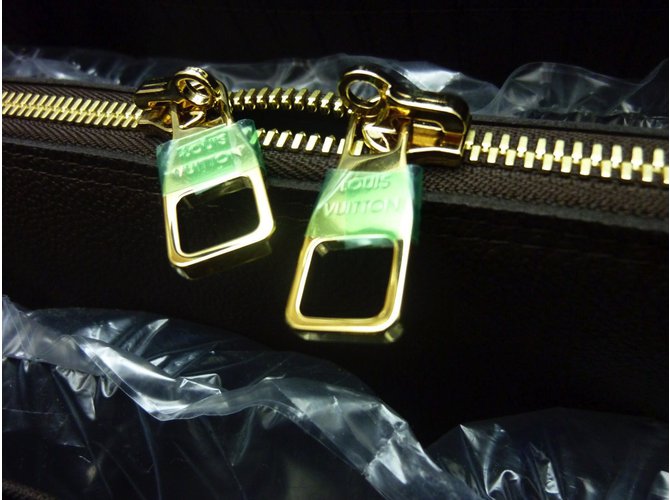Louis Vuitton Montaigne GM Marrone - vista 5