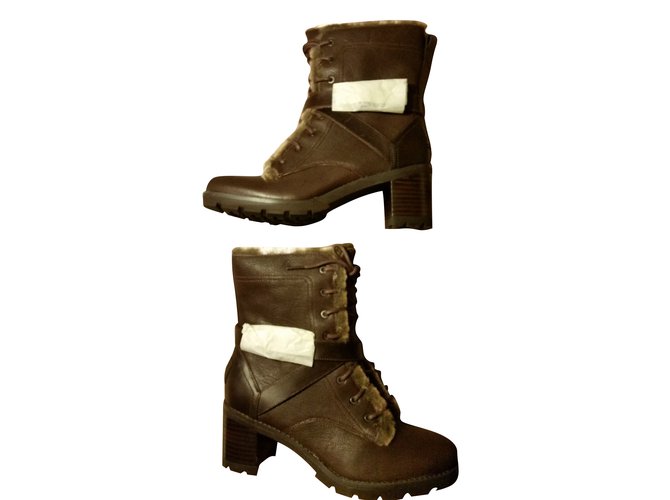 Botines Ugg de cuero chocolate - vista 2