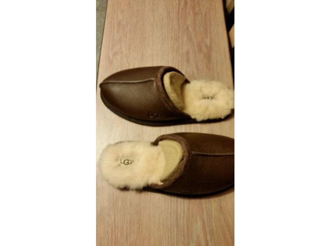 Mule Ugg in pelle marrone scuro - vista 4