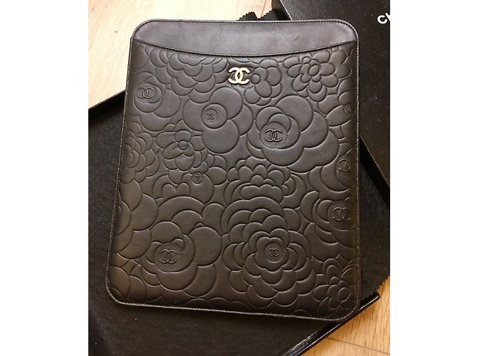 Funda iPad Chanel Negro - vista 2