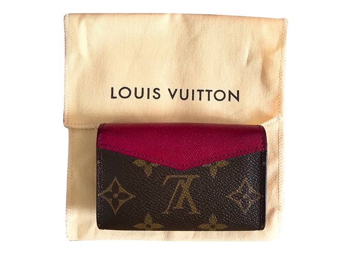 Louis Vuitton titular de la tarjeta Sarah - vista 2