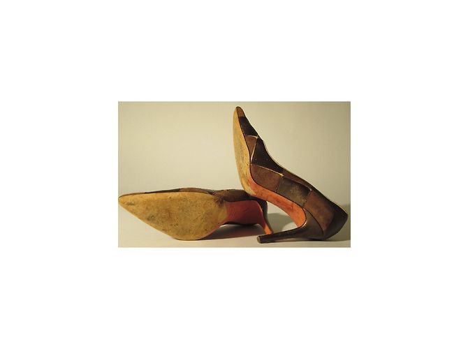 Décolleté Judith Leiber in pelle marrone - vista 6