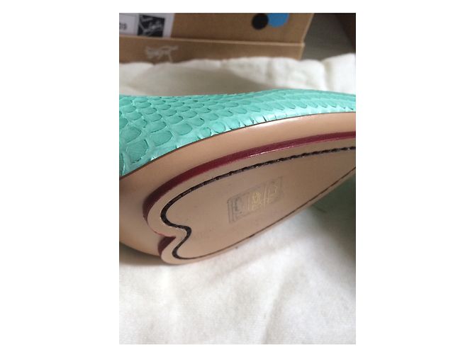 Décolleté Charlotte Olympia in Pitone Verde - vista 6