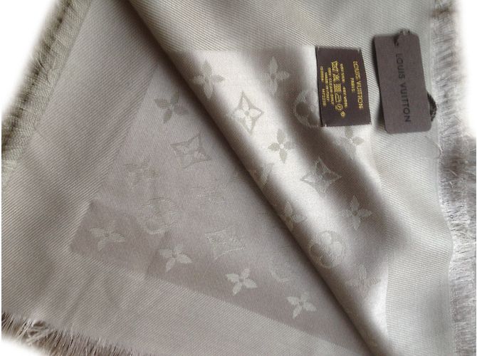 Louis Vuitton Bufanda clásica del monograma Beige - vista 3