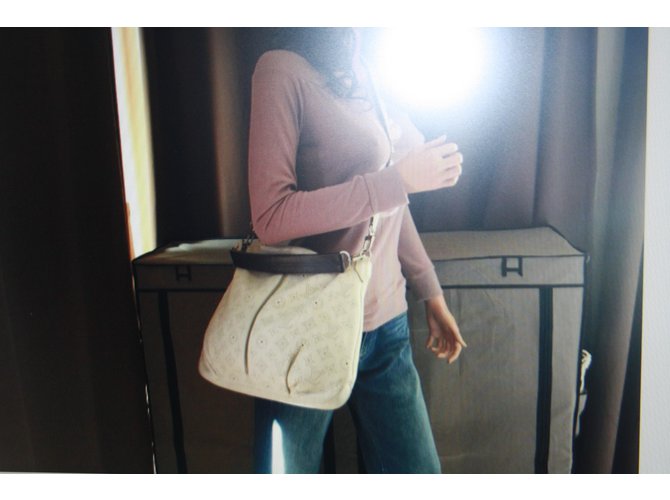 Louis Vuitton SELENE PM Ref: M94275 Bianco - vista 10