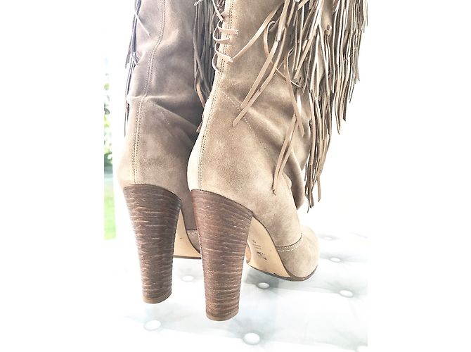 Botas Casadei de ante beige con flecos Talla 39 - vista 3