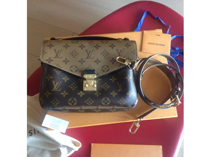 Louis Vuitton pochette Metis rovesce Marrone - vista 4