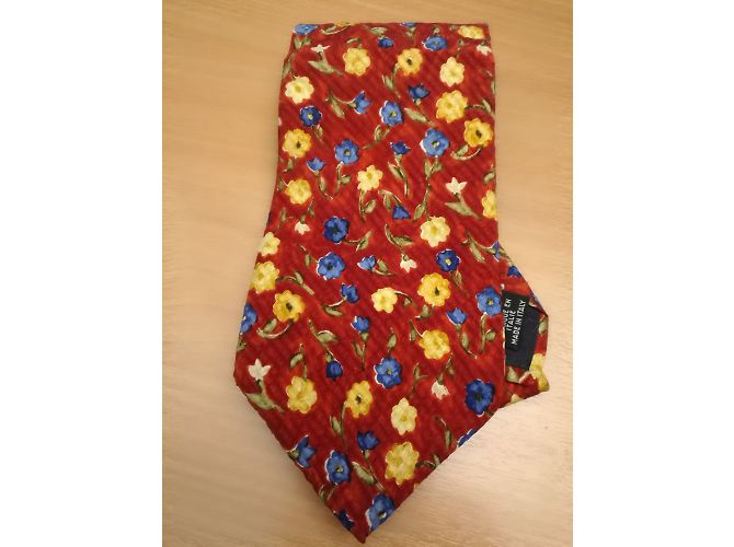 Cravatta in seta rossa Emanuel Ungaro con fiori blu e gialli Multicolore - vista 4