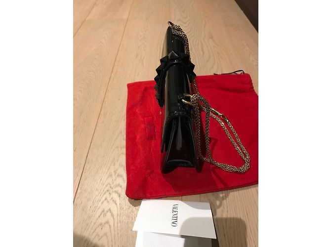 Borsa a tracolla Valentino in vernice nera con catena Nero - vista 4