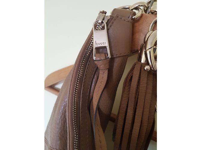 Borsa Gucci in pelle di cervo color caramello - vista 4
