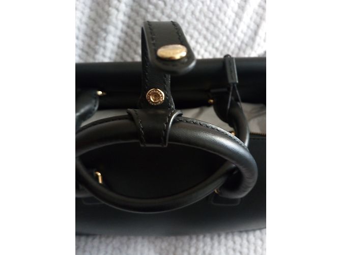 Bolsa de alforje em couro grande assinada da Burberry em preto - vista 11