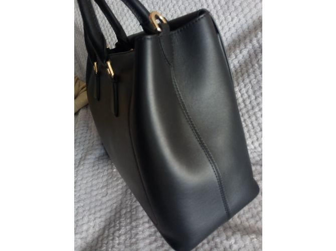 Bolsa de alforje em couro grande assinada da Burberry em preto - vista 8