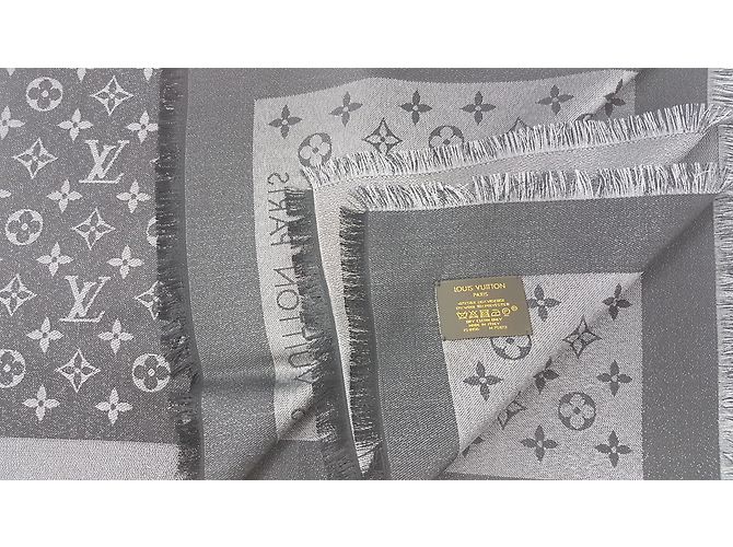 Louis Vuitton Scialle Monogram Shine Black Nero - vista 5