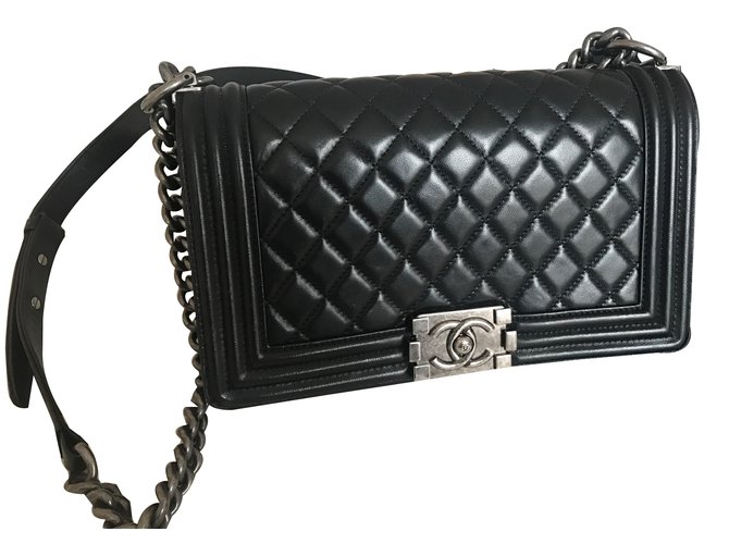 Chanel Le Boy Bag Black Leather ref.58777 Joli Closet