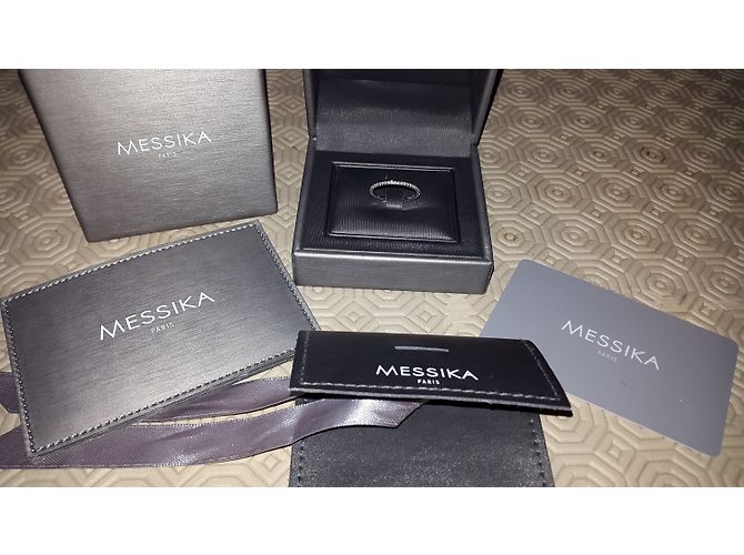 Anello Messika in oro bianco e diamanti pavé 0,60ct - vista 2