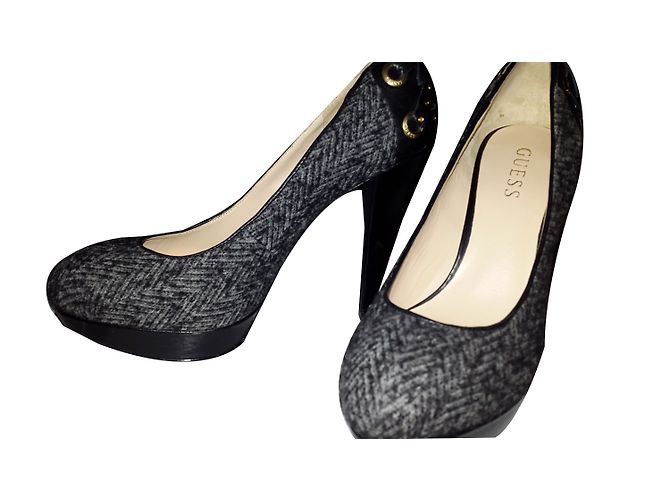 Guess Pumps aus Leder grau - Ansicht 2