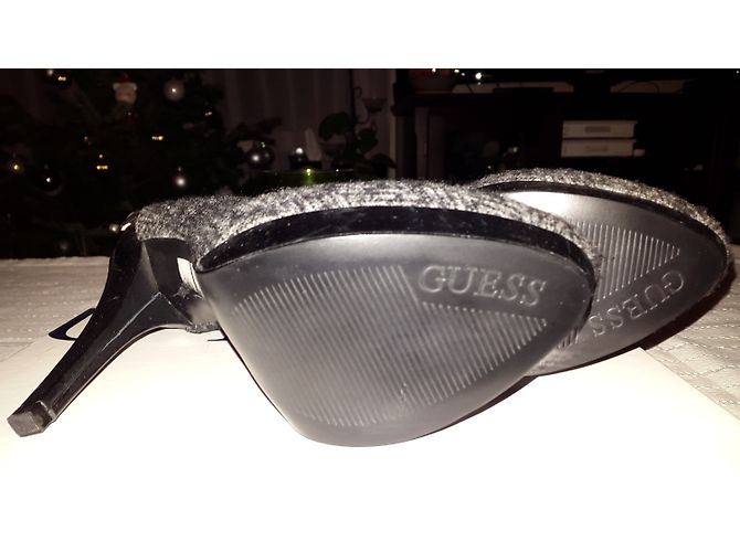 Guess Pumps aus Leder grau - Ansicht 3