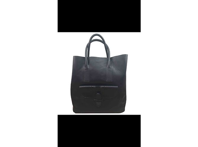Sac à main Céline en cuir et python noir - vue 11