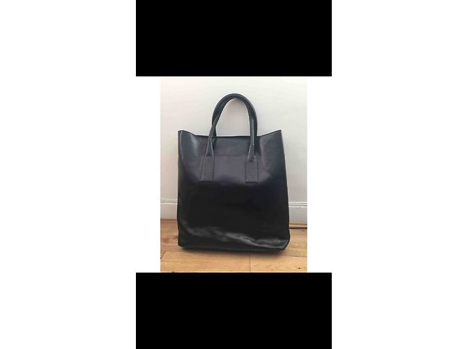Sac à main Céline en cuir et python noir - vue 9