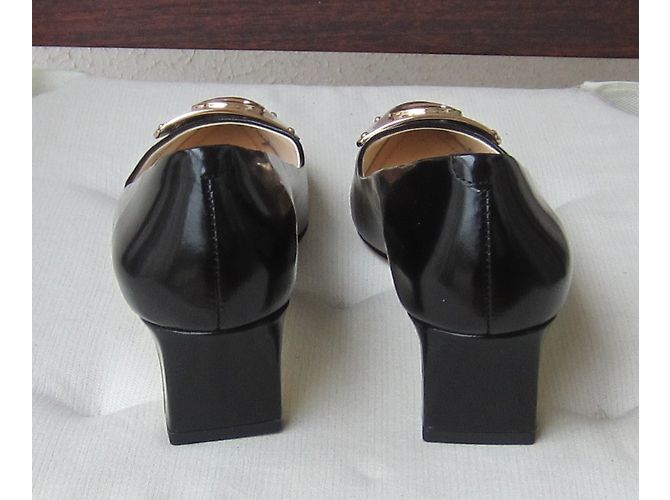 Coach Heels - view 4