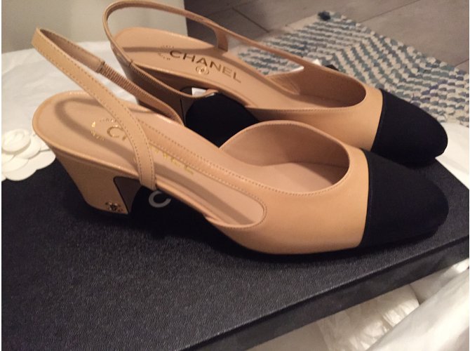Slingback Chanel Noir Beige - vue 3