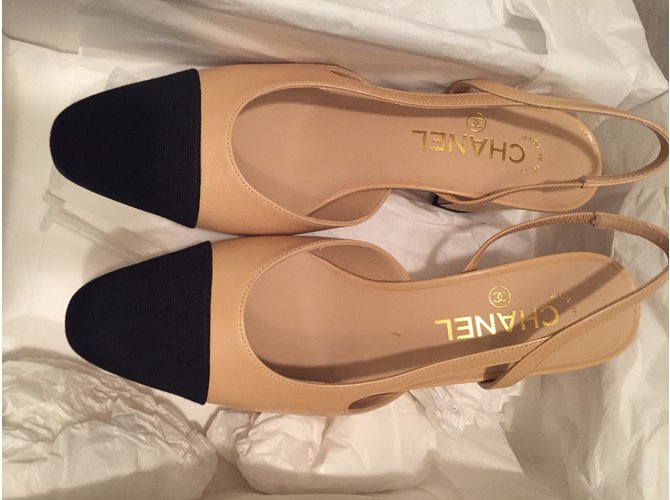 Slingback Chanel Noir Beige - vue 4