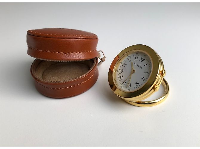 Pendulette de voyage Lancel dans son étui cuir - vue 3