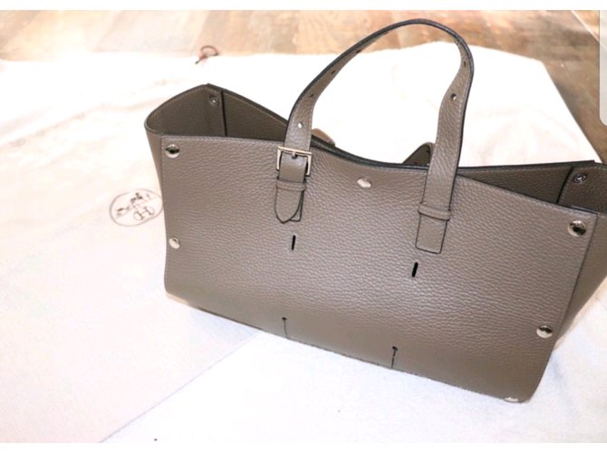 Hermès Sacolas Taupe - vista 4
