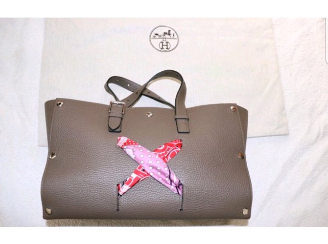 Hermès Sacolas Taupe - vista 5
