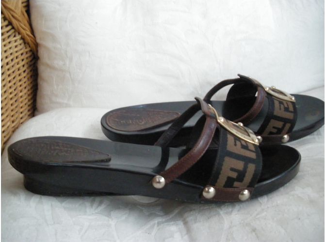 Fendi zuecos - vista 3