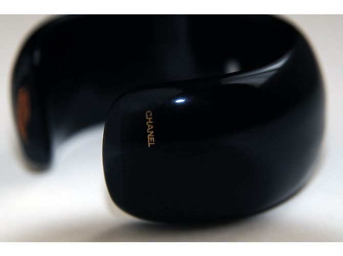 Bracciale Chanel in resina nera Nero - vista 3