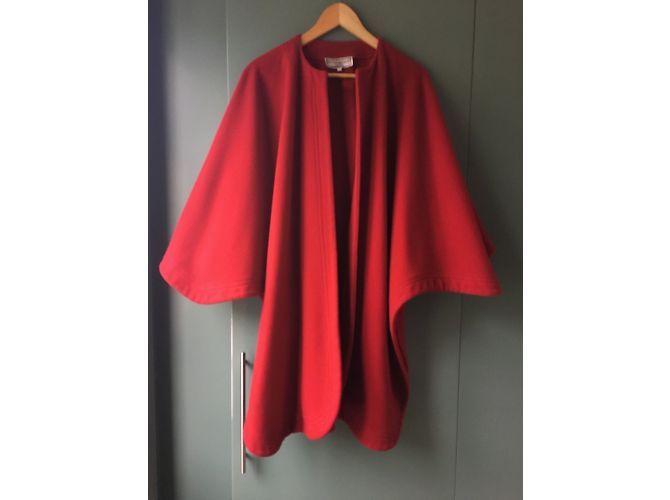 Capa Yves Saint Laurent de lana roja - vista 2