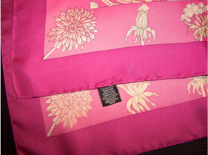Autre Marque Sciarpa di seta rosa 90x90 cm - vista 3