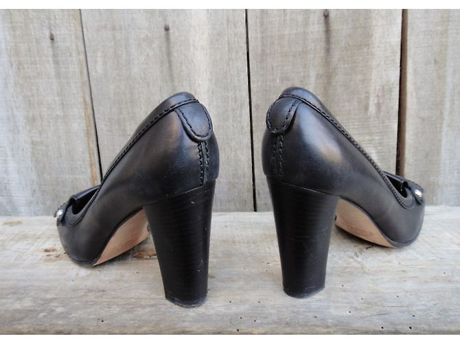 Tod's Pumps aus Leder Schwarz 9 cm Absatz - Ansicht 4