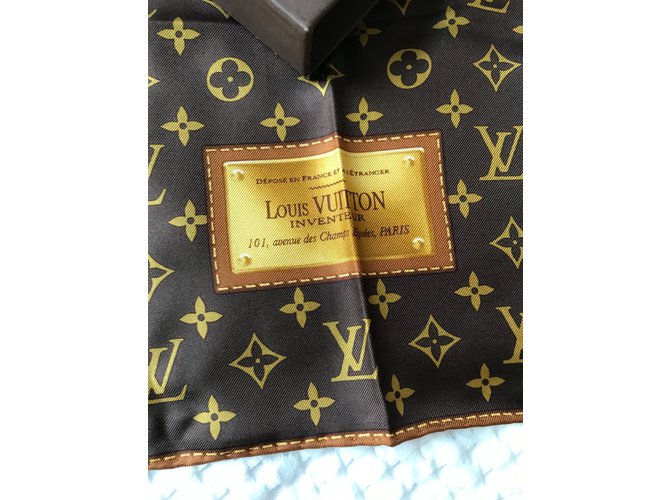 Louis Vuitton Bufandas de seda Castaño - vista 3