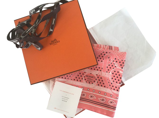 Sciarpa di seta Hermès Square Spur Rosa - vista 2