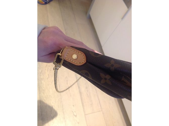 Louis Vuitton Favorite MM Marrone - vista 3