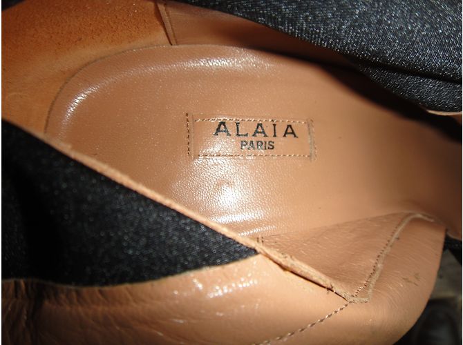 Alaïa Stiefel aus schwarzem Wildleder Größe 36 - Ansicht 3