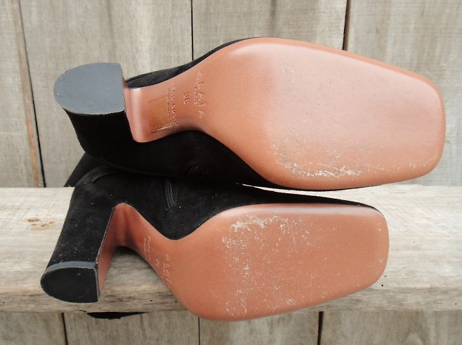 Alaïa Stiefel aus schwarzem Wildleder Größe 36 - Ansicht 8