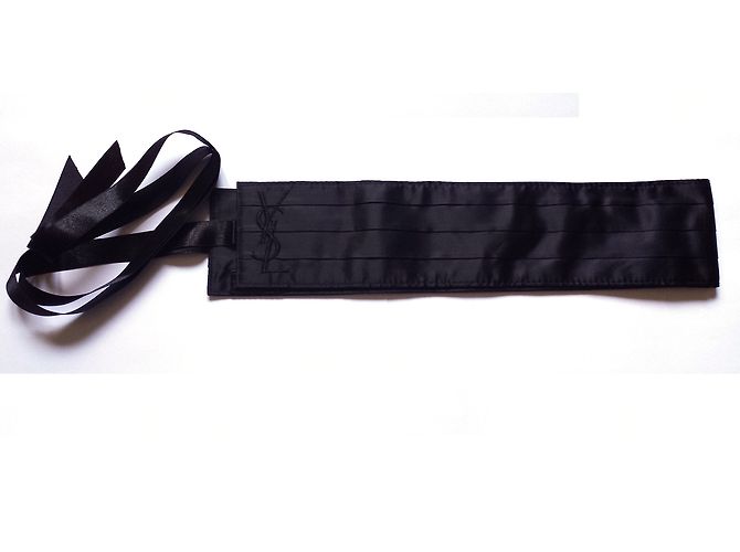 Yves Saint Laurent Gürtel aus schwarzem Stoff - Ansicht 6