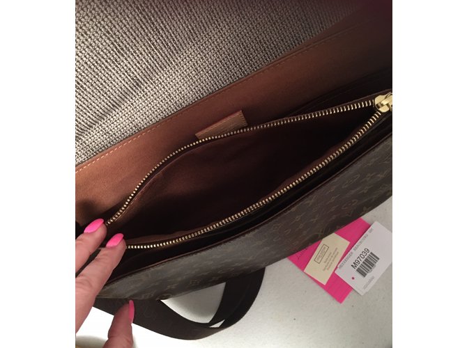 Louis Vuitton Messaggero Beaubourg Monogram Marrone - vista 4