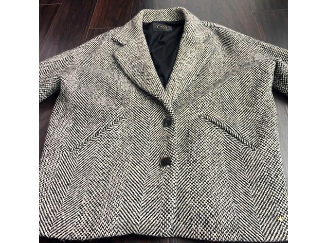 Des Petits Hauts Abrigos, Ropa de calle - vista 4