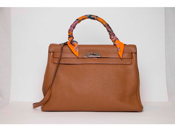 Borsa a mano Hermès Kelly 35 in pelle color caramello - vista 3