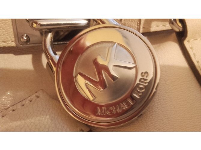 Borsa a mano Michael Kors Hamilton in pelle beige - vista 5