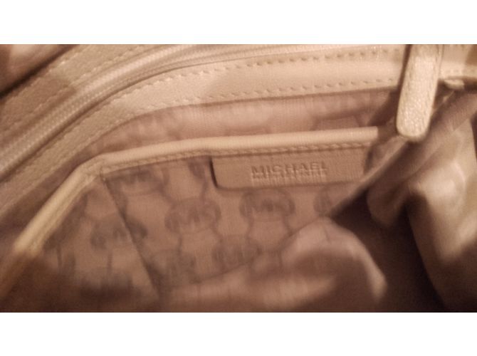 Borsa a mano Michael Kors Hamilton in pelle beige - vista 6