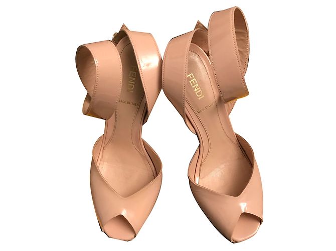Sandali Fendi in vernice nude - vista 2