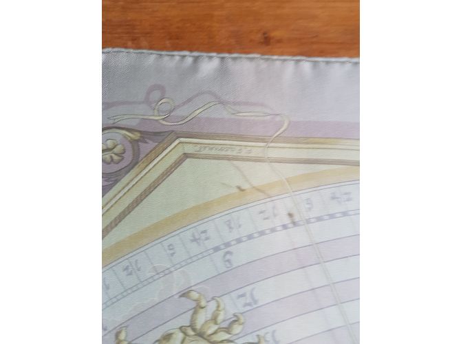 Sciarpa di seta Hermès Dies and Hore - vista 3