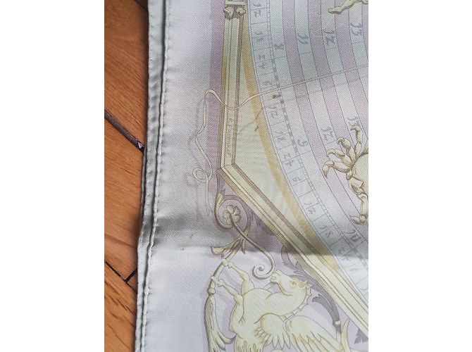 Sciarpa di seta Hermès Dies and Hore - vista 5