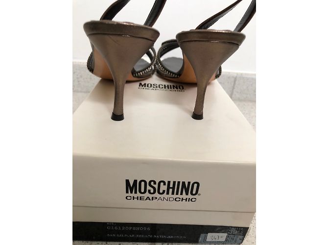 Sandali Moschino Cheap And Chic in Pelle Bronzo - vista 5